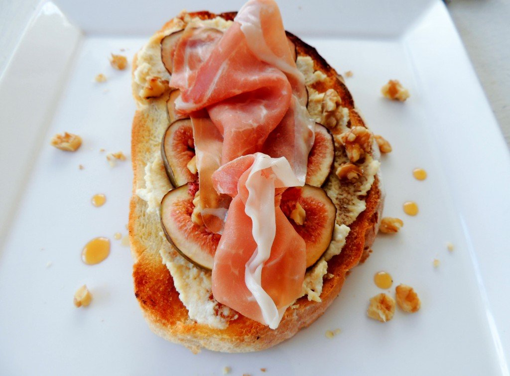 Ricotta, honey, figs and Prosciutto Tartine - The Petit Gourmet