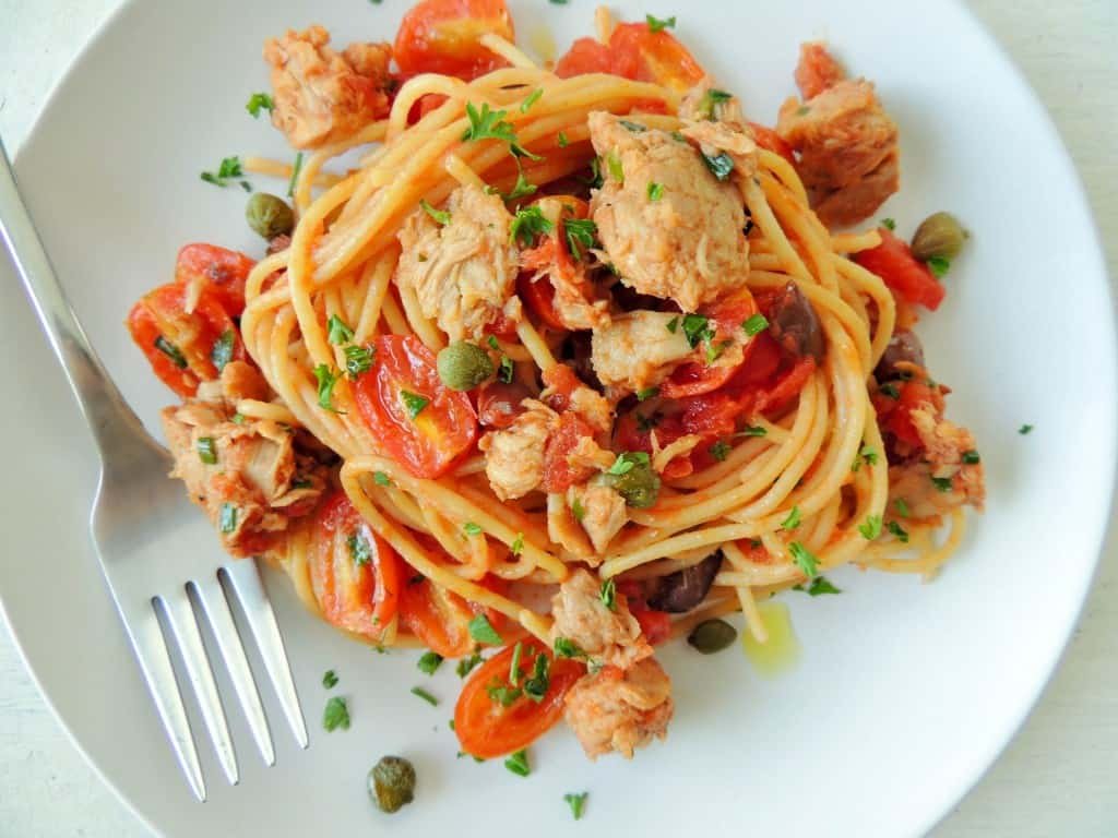 Tomatoes and tuna pasta sauce - The Petit Gourmet