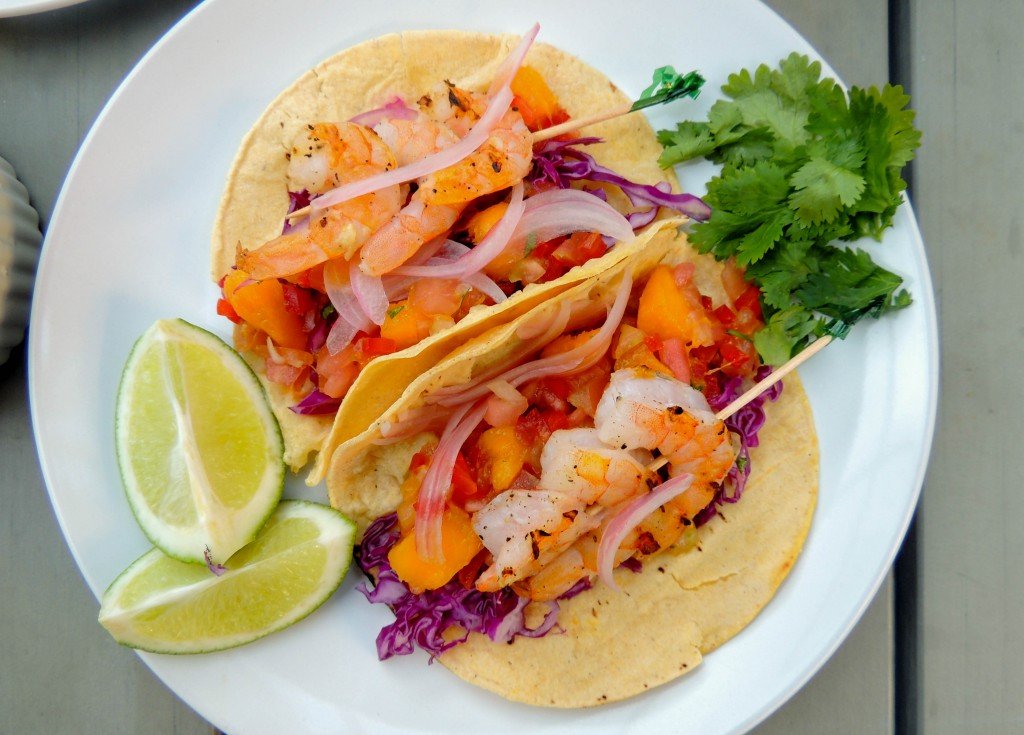 Shrimp tacos with mango salsa - The Petit Gourmet