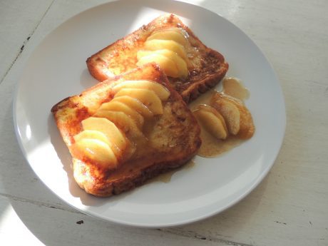 Apple cinnamon french toast