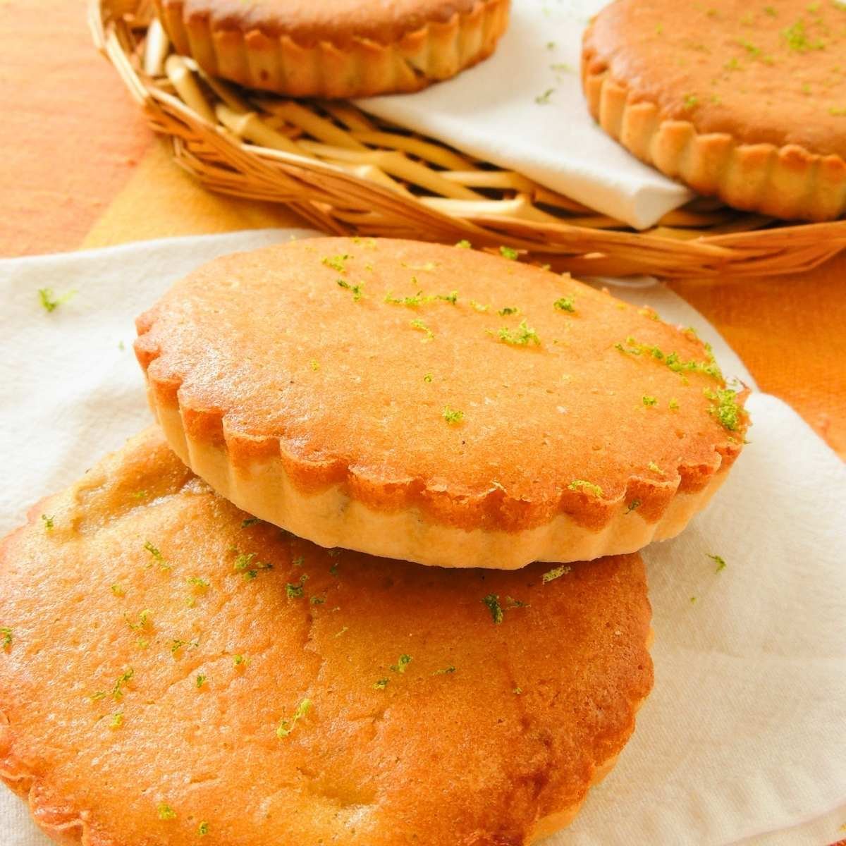 Tormento de amor - guava tart with bizcocho topping, gluten-free and made with allulose 3 Tormento de Amor - Guava Tart with Bizcocho Topping, Gluten-Free and Made with Allulose