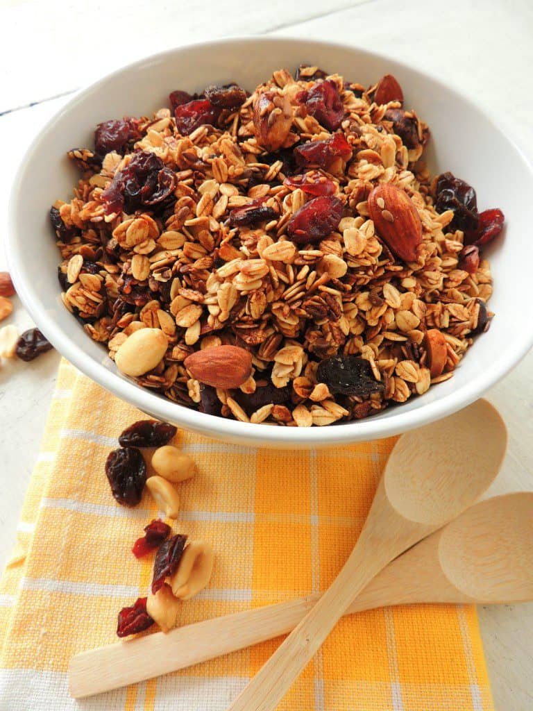 Honey Granola - The Petit Gourmet