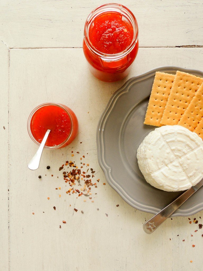 Red bell pepper jelly - The Petit Gourmet