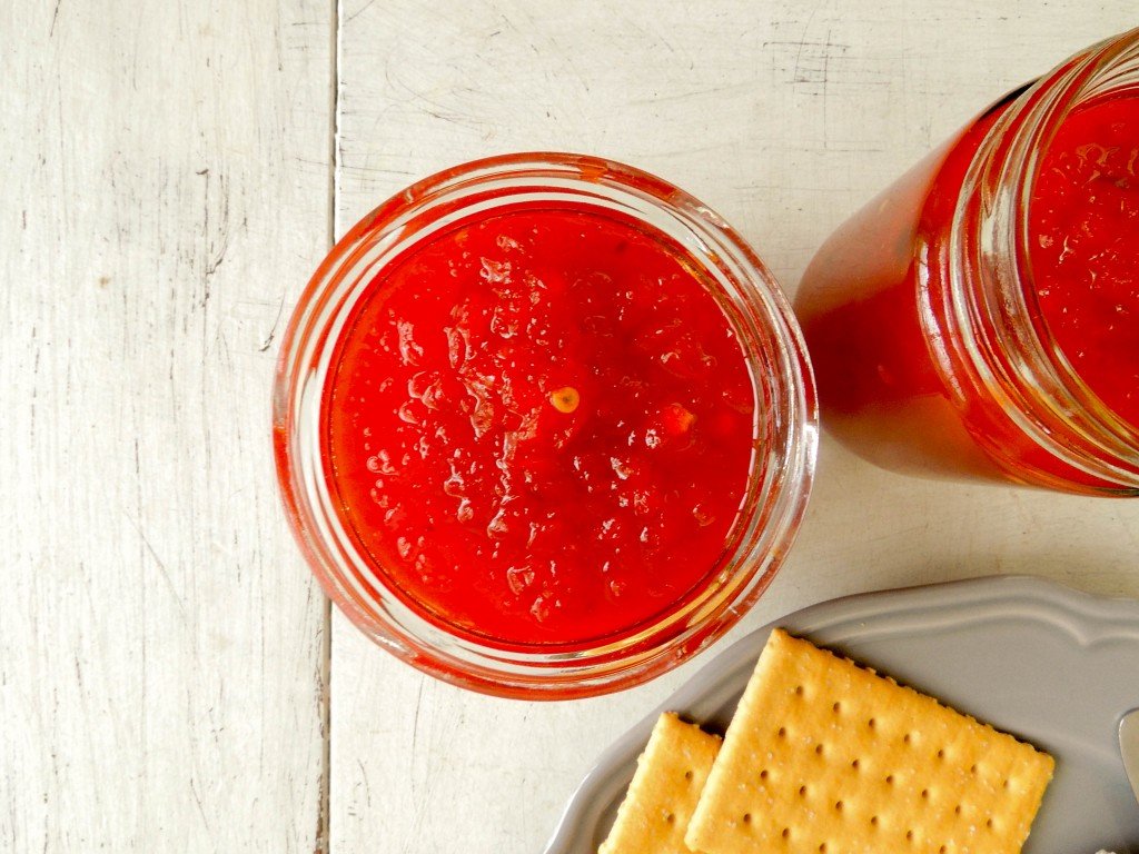 Red bell pepper jelly - The Petit Gourmet