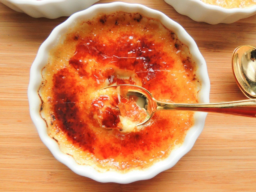 Vanilla bean Crème brûlée - The Petit Gourmet