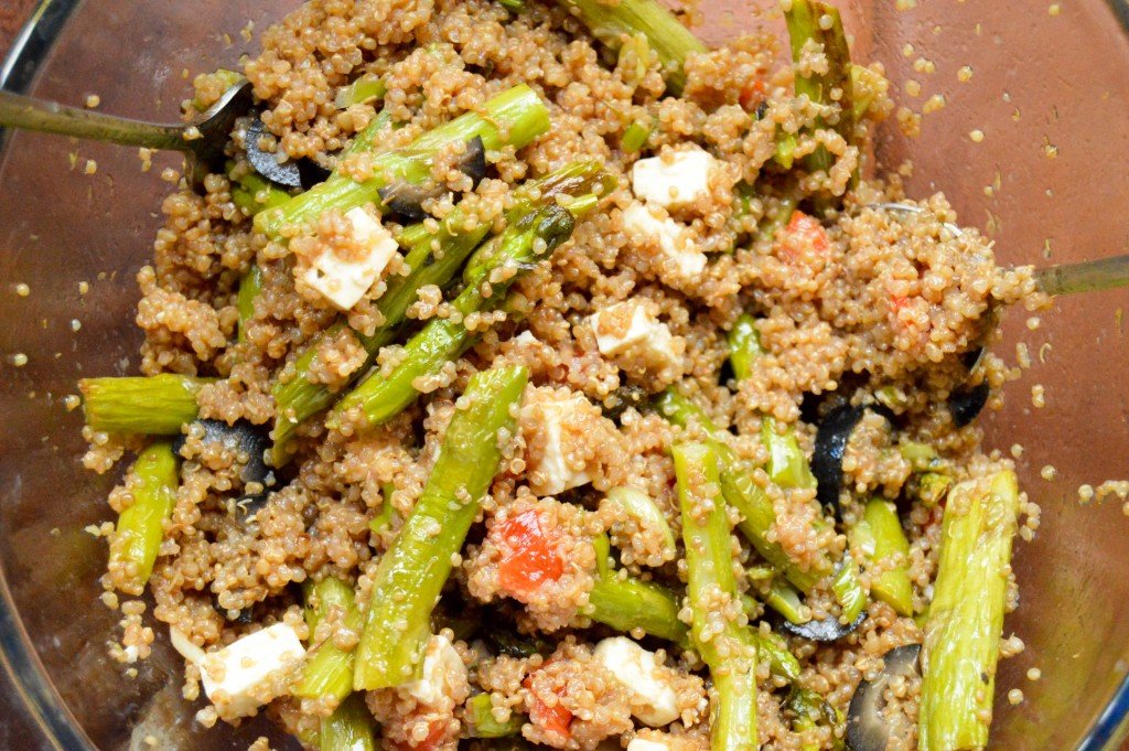 Greek Quinoa Salad - The Petit Gourmet