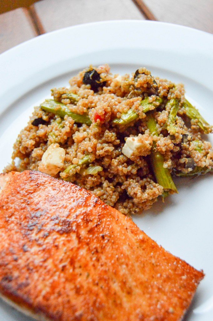 Greek Quinoa Salad - The Petit Gourmet