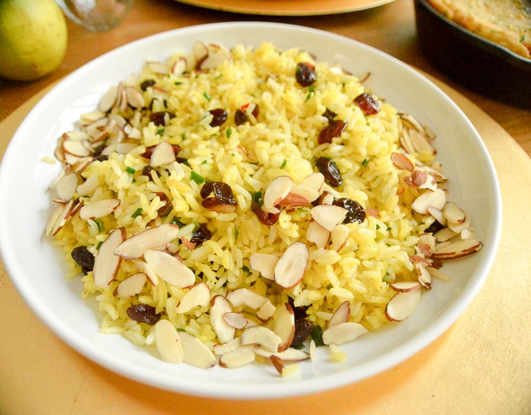 Saffron rice with cranberries and almonds