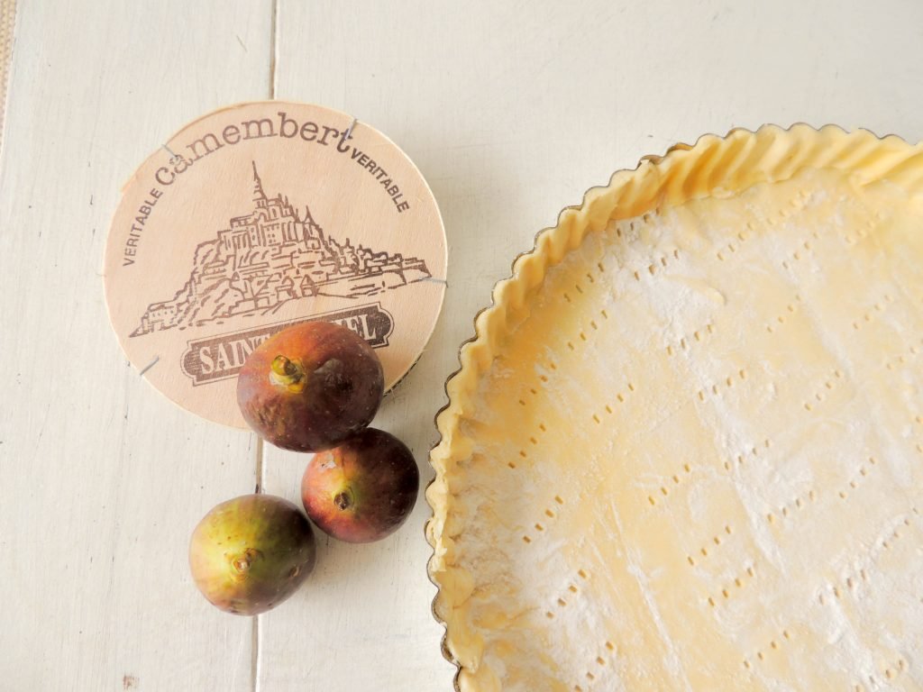 How to enjoy figs? How about pairing figs and ham in a tart!