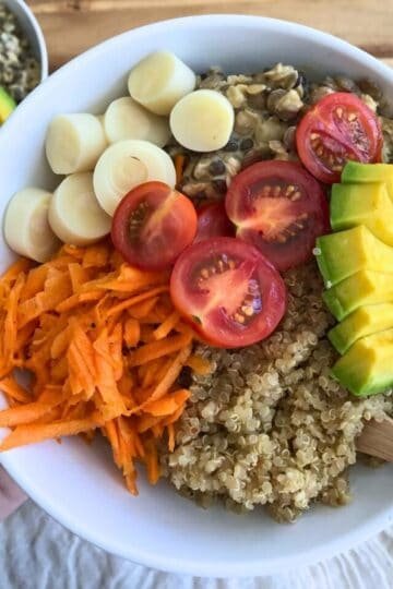 High-Protein Veggie Quinoa Lunch Bowl (Meal Prep Friendly)
